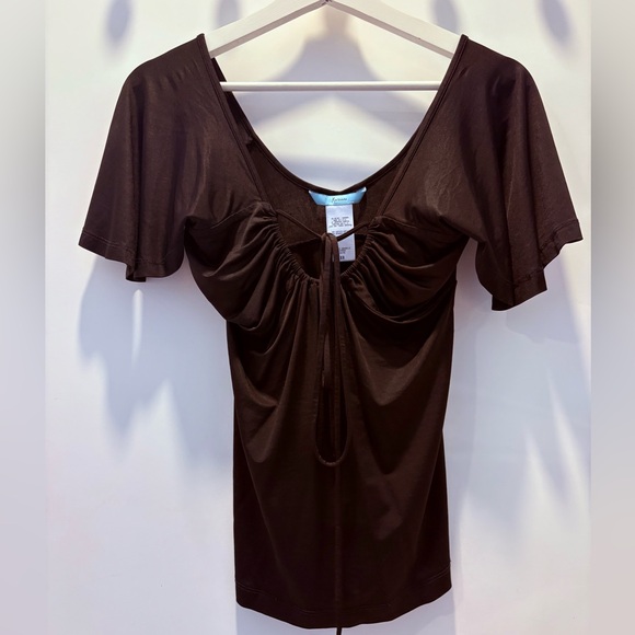 Marciano Black Top. Can we worn two ways as shown in the video. Can fit s/m - Picture 3 of 4
